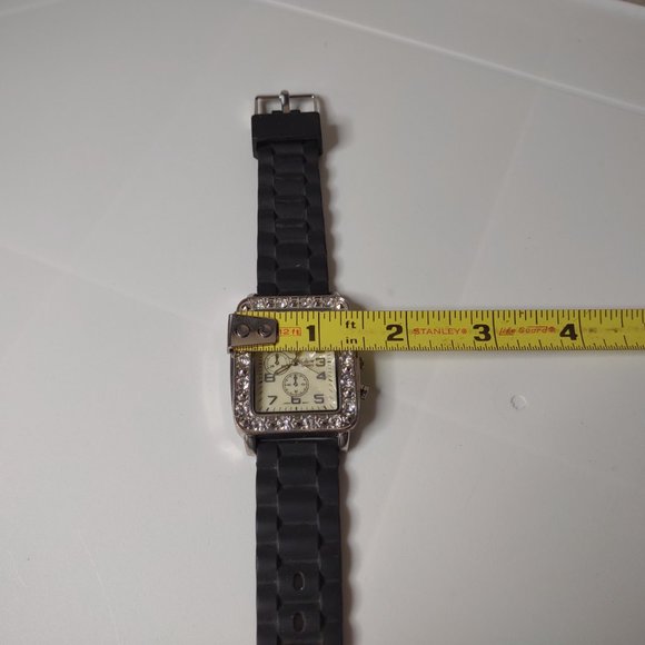 Large Rectangular Watch With Black Rubber Band - Picture 14 of 14